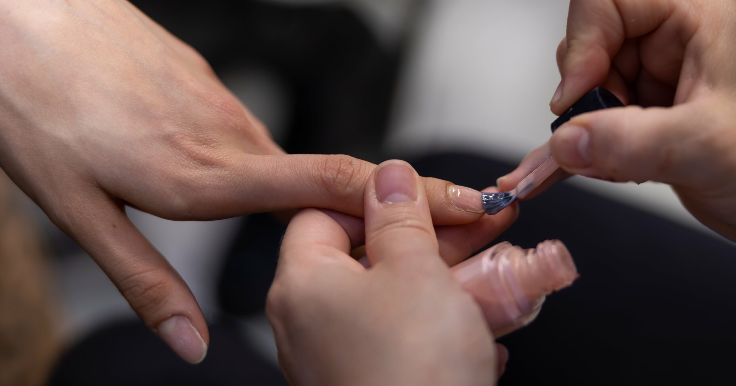 seashell-nails-will-make-you-feel-like-aquatic-royalty