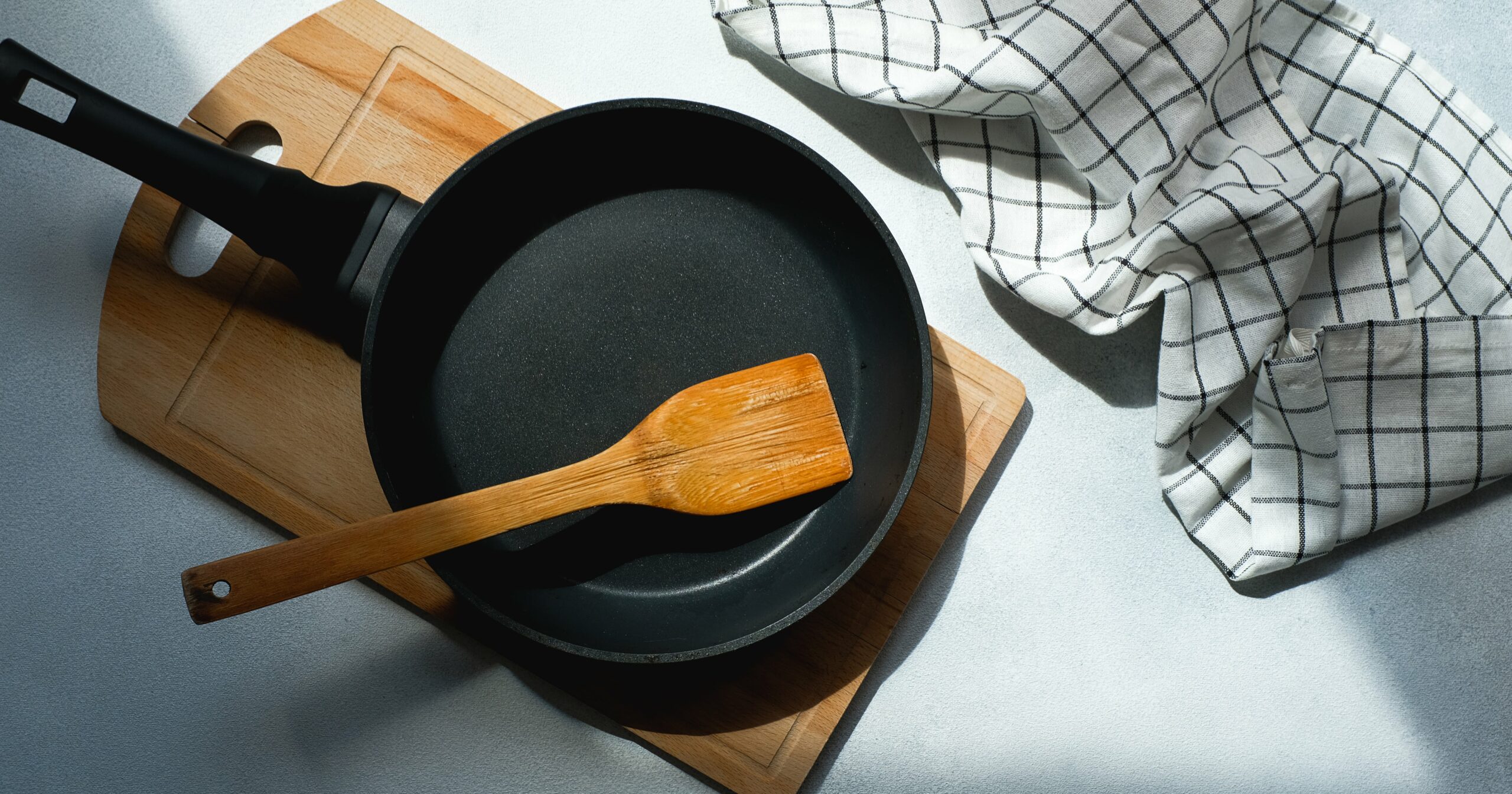 how-to-clean-a-cast-iron-skillet-in-4-easy-steps