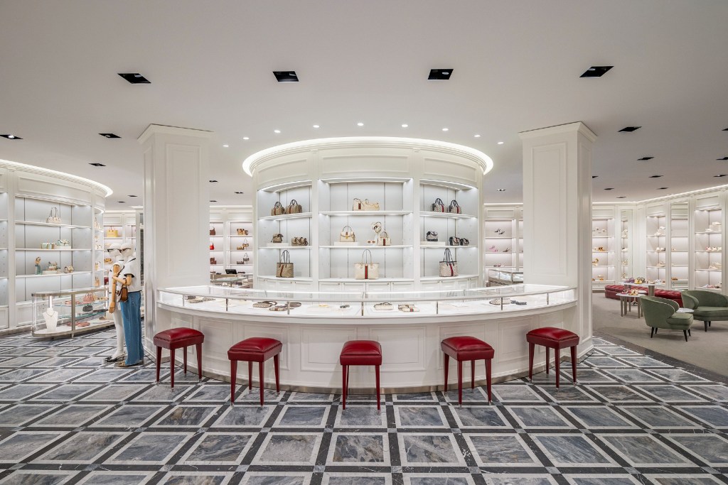 gucci-doubles-store-size-at-south-coast-plaza,-readies-grove boutique