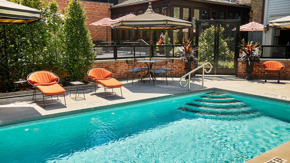 best-hotel-pools-in-upstate-new-york-and connecticut