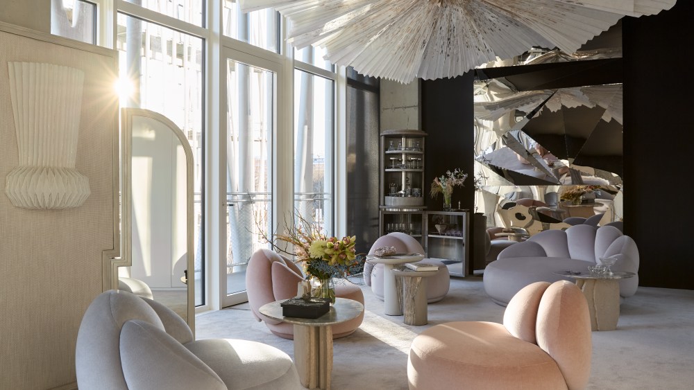 renowned-architect-designs-a-private-salon-for-the-work-of-chanel’s-specialty-workshops, le19m
