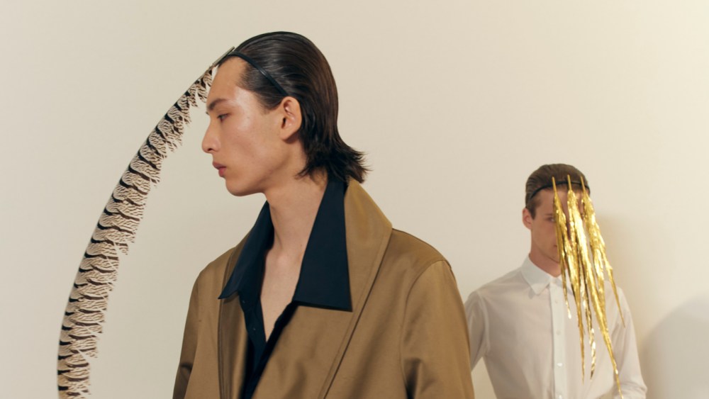 loewe-men’s-spring-2025:-restraint-is-the-new dazzle