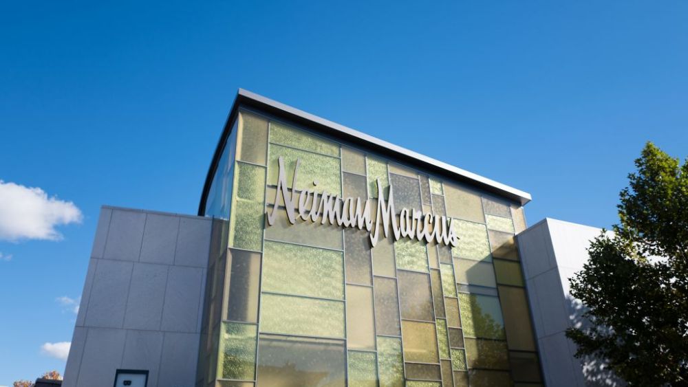 neiman-marcus-cyber-attacker-looks-to-sell-hacked-data-of-‘high-value-rich targets!’