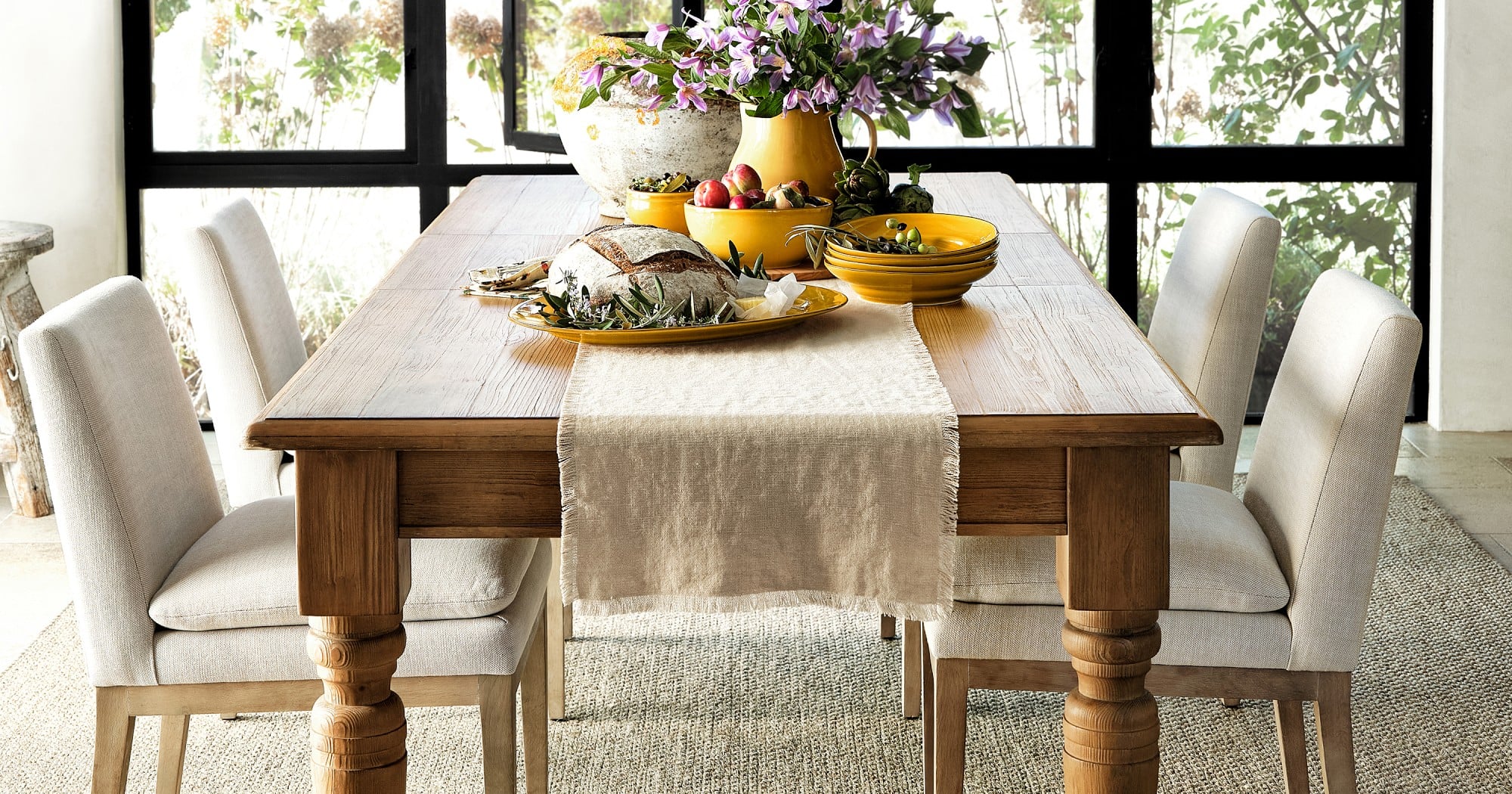 10-farmhouse-style-dining-tables-that-will-become-the-heart-of-your-home