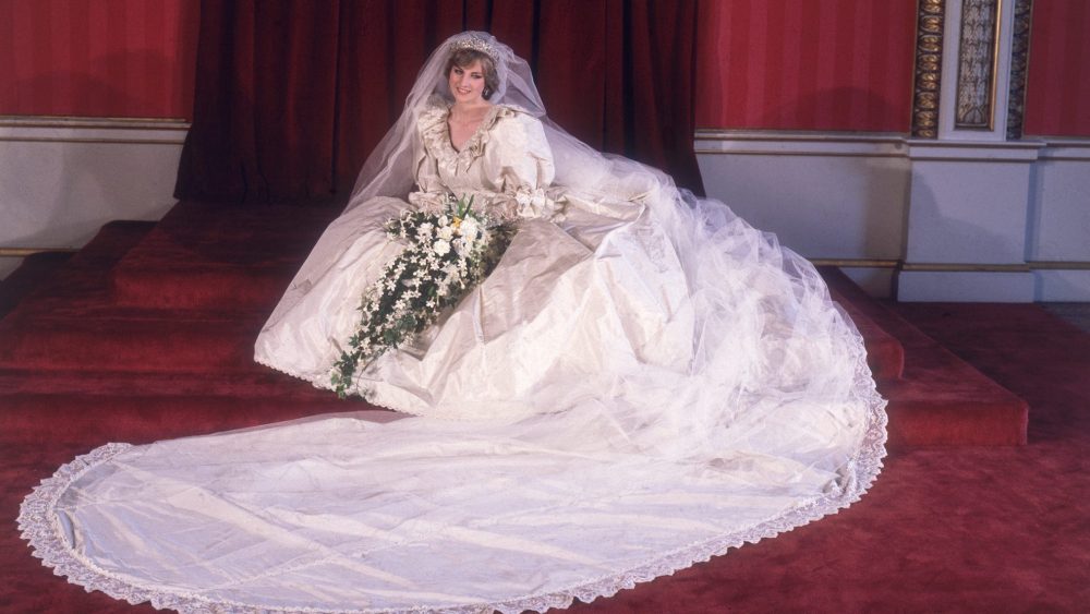 the-history-of-princess-diana’s-wedding-dress:-all-about-the-designers,-the-lost-backup-gown-and-that-record-breaking train