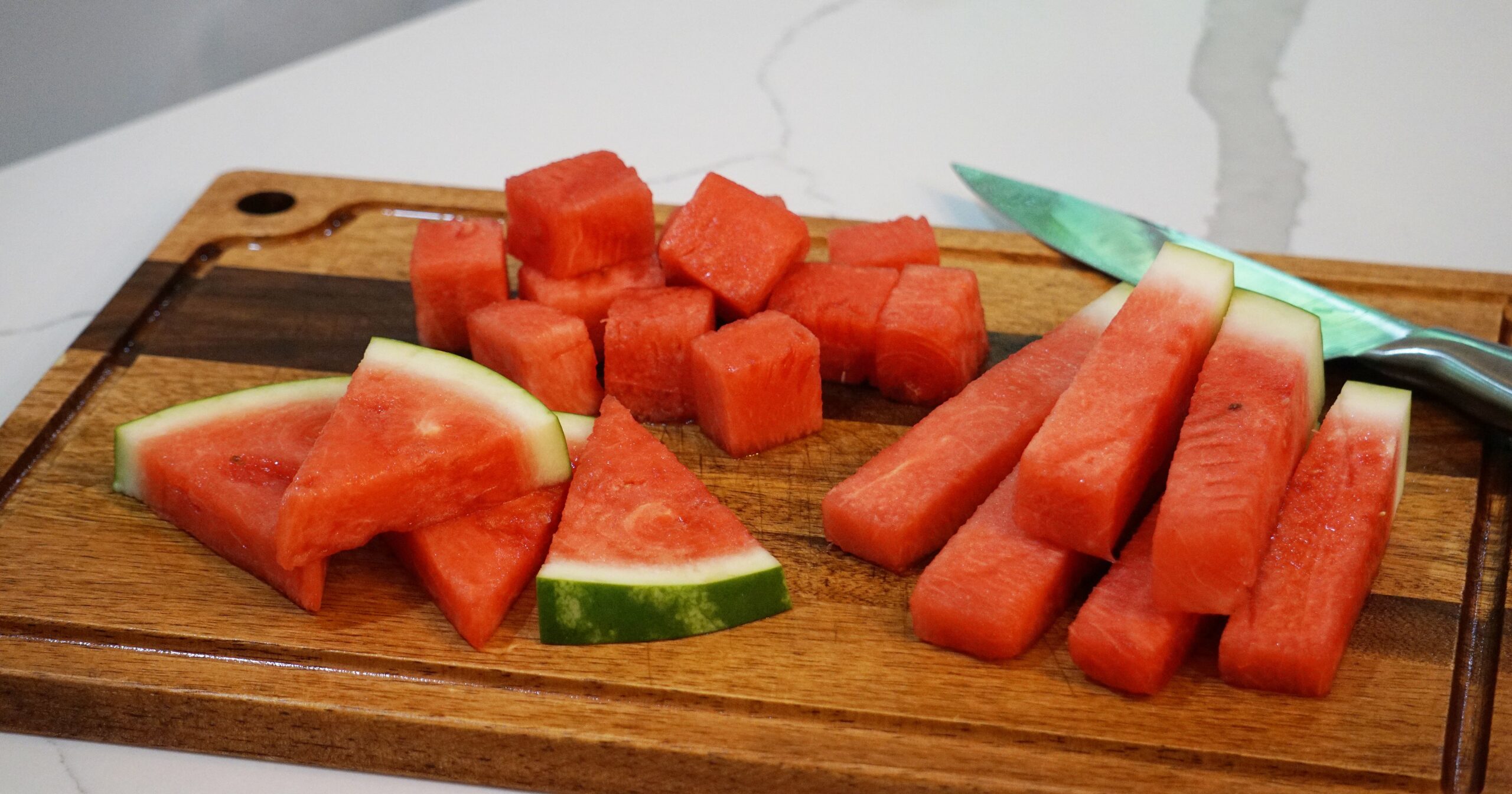 how-to-cut-a-watermelon:-3-methods-anyone-can-master