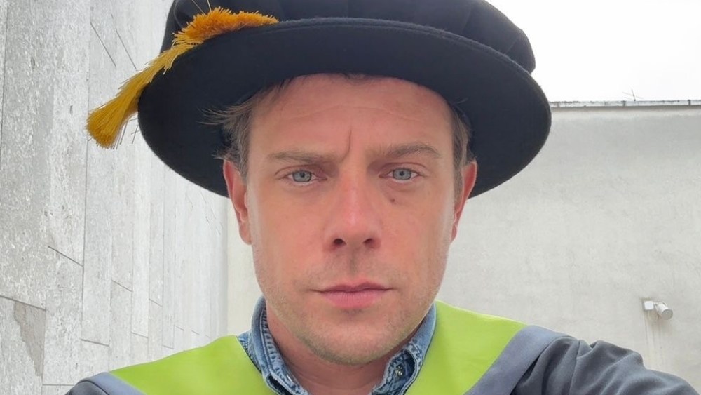 jonathan-anderson-picks-up-honorary-degree-at-university-for-the-creative arts