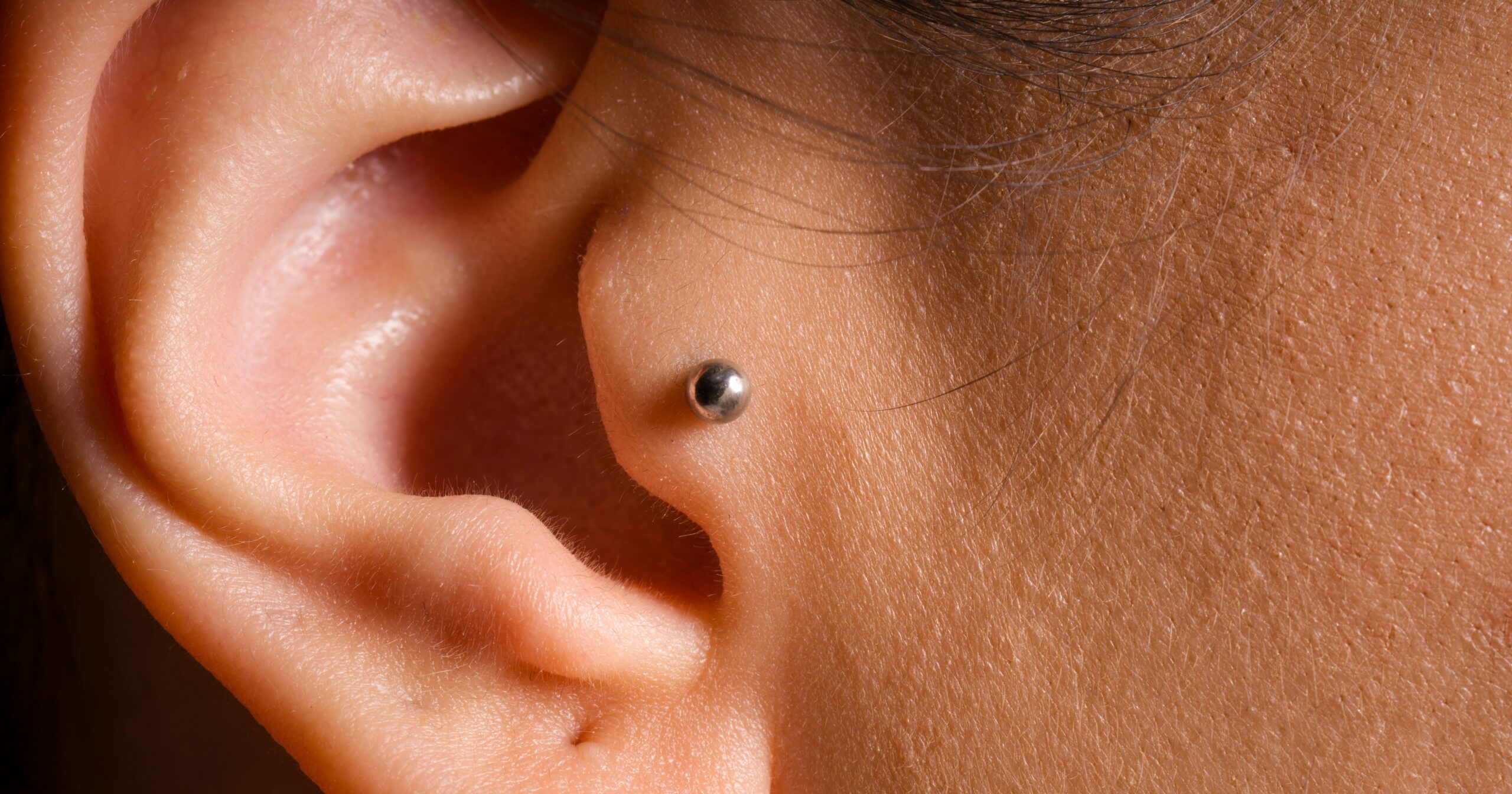 everything-you-need-to-know-about-tragus-piercings