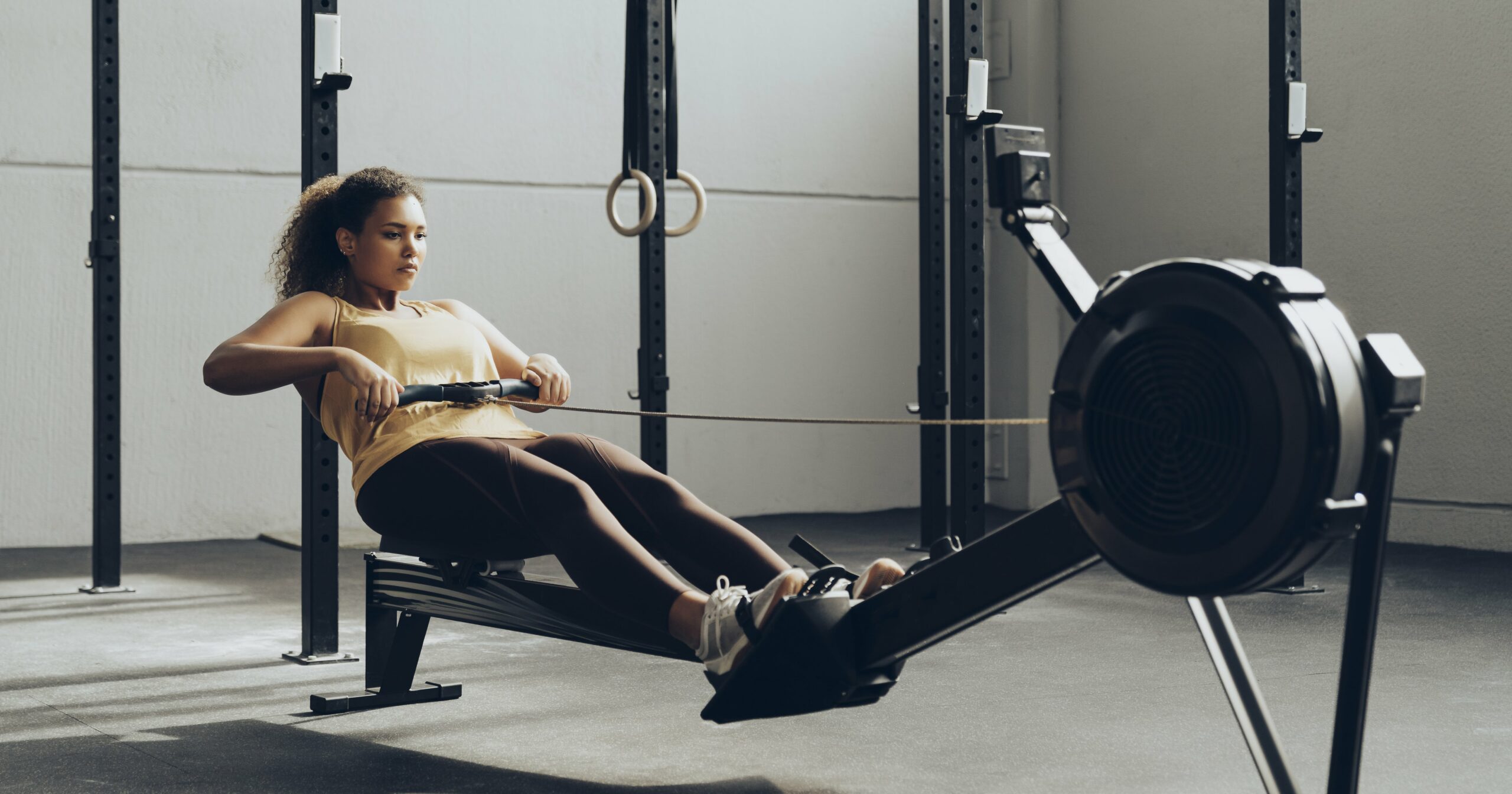 the-6-best-rowing-machine-workouts-to-fire-up-your-routine