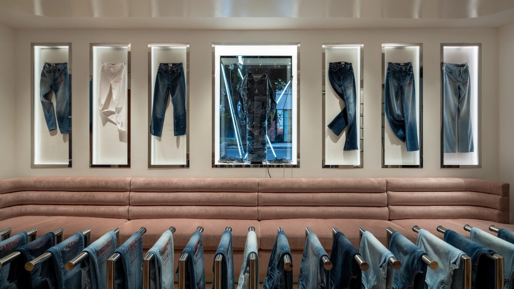 l’agence-has-a-new-store-concept:-the-jean bar
