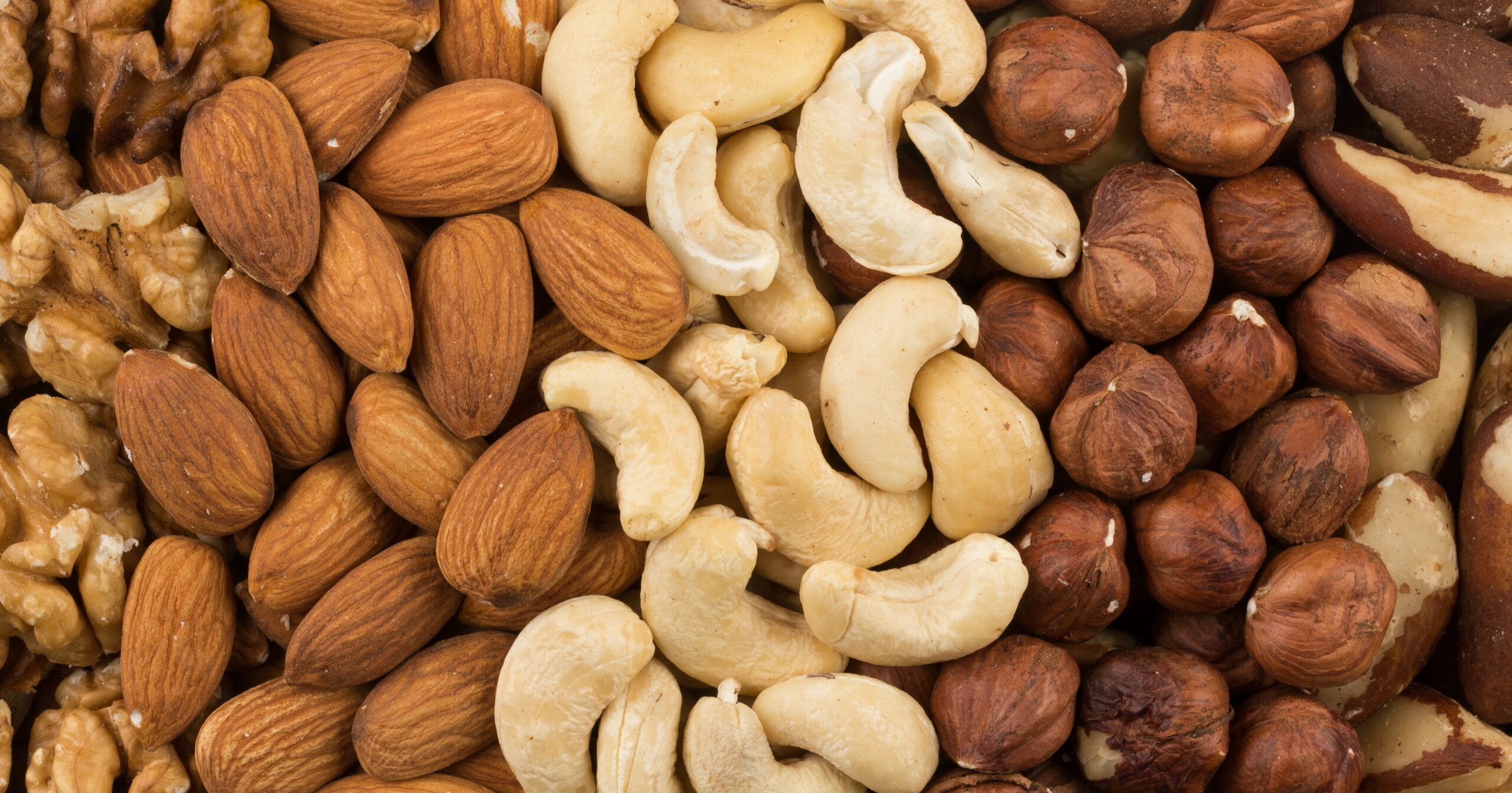 8-high-protein-nuts-to-help-hit-your-nutrition-goals,-according-to-dietitians