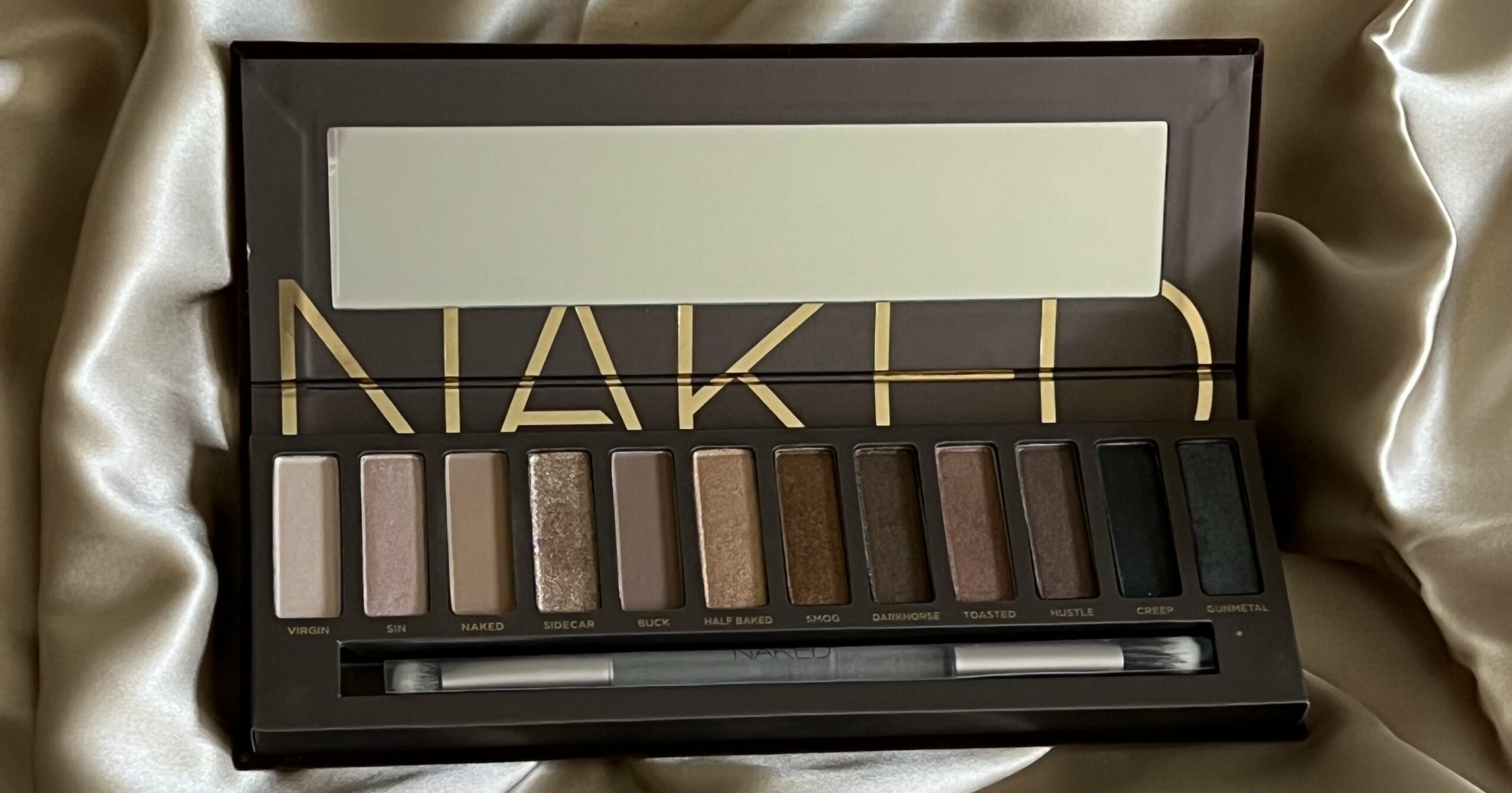 urban-decay’s-original-naked-palette-is-back-–-see-our-editors’-favorite-looks