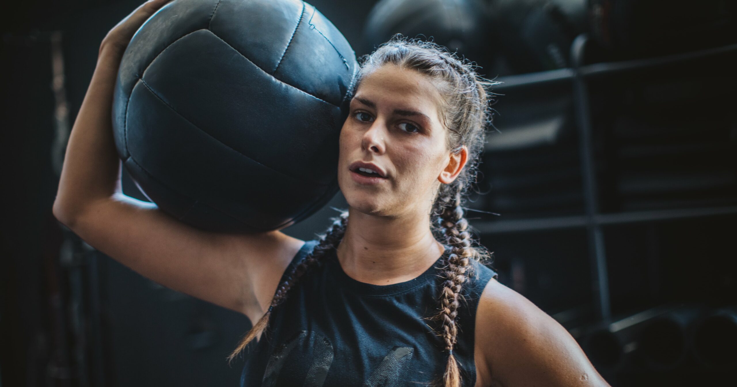 should-we-all-be-doing-more-medicine-ball-slams?