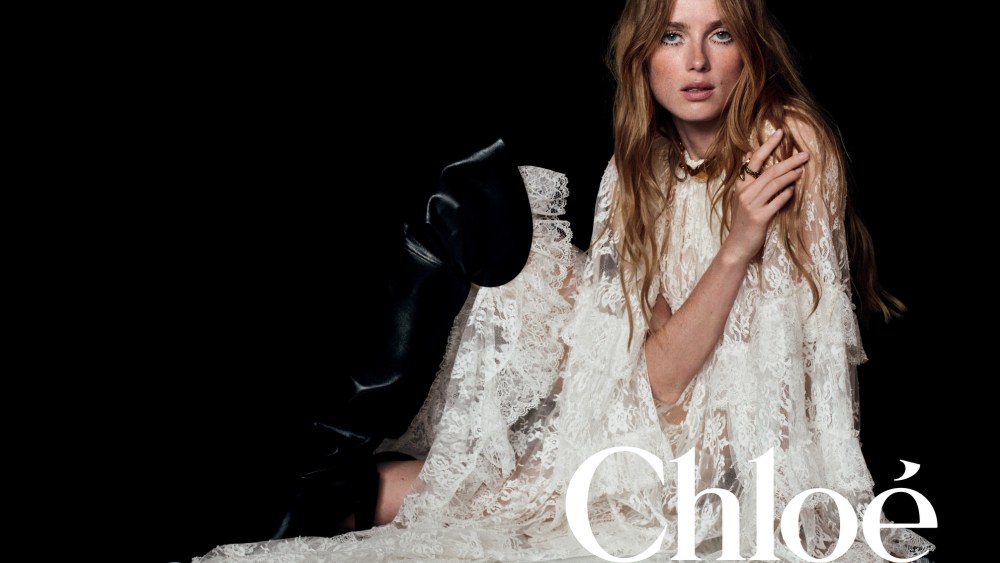 exclusive:-chloe’s-winter-campaign-exudes-‘cinematic-intimacy’