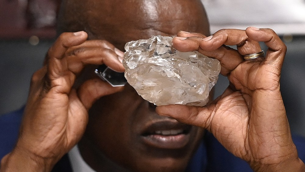 giant-2,492-carat-diamond-found-in-botswana,-the-second-largest-in-the-world-ever mined