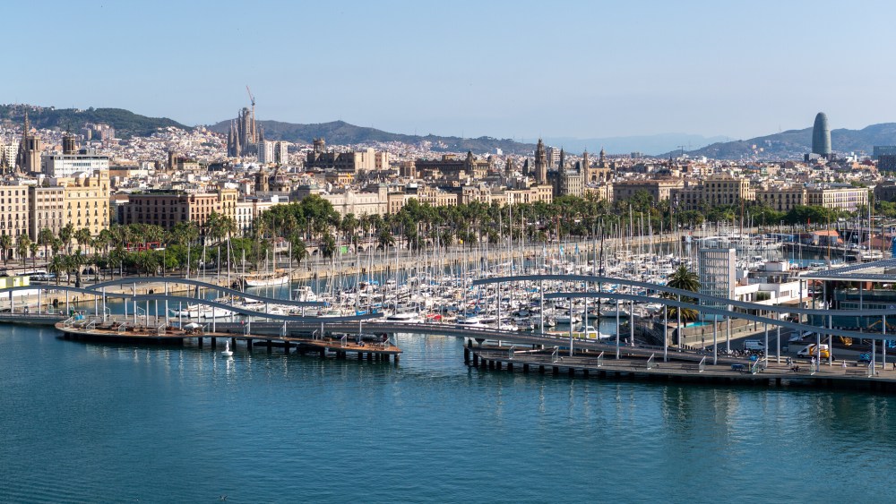 louis-vuitton-sails-into-barcelona-for-a-high-tech-america’s cup