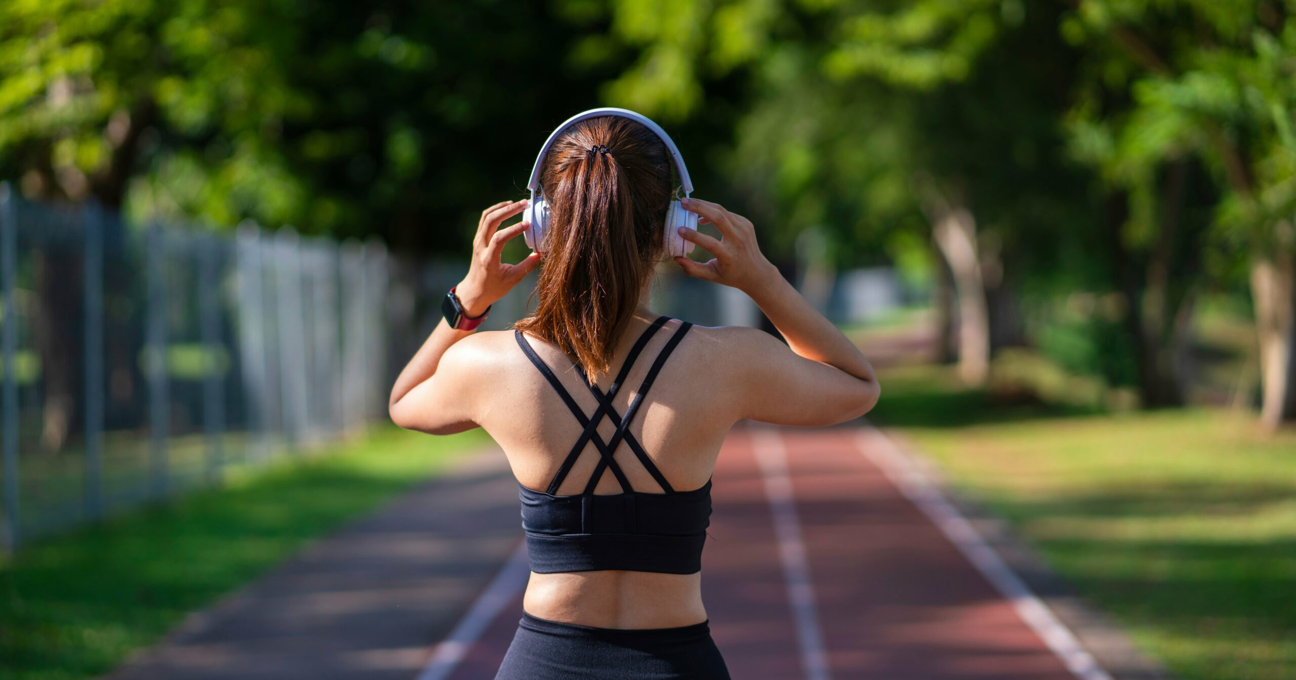 11-headphones-that-won’t-fall-off-mid-workout