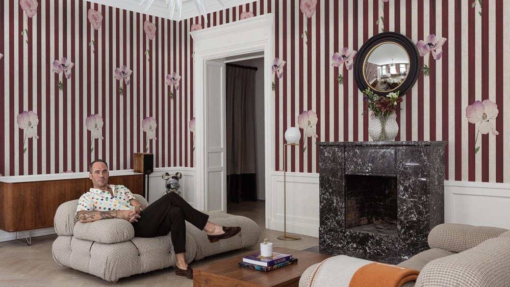 robert-talbott’s-dollinger-creates-murals-for wallpaper