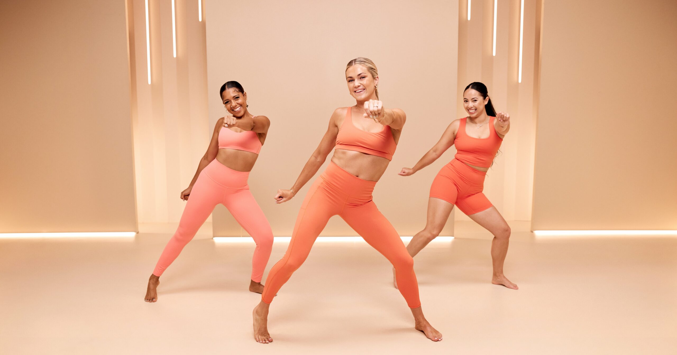 “dwts”-alum-lindsay-arnold-wants-you-to-“dig-deep”-for-this-30-minute-cardio-circuit