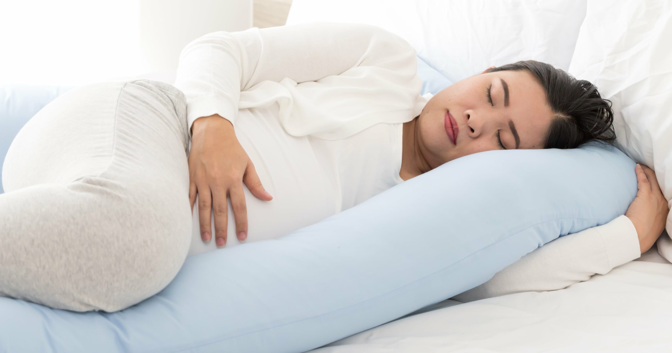 8-pregnancy-pillows-moms-to-be-swear-by-for-better-sleep