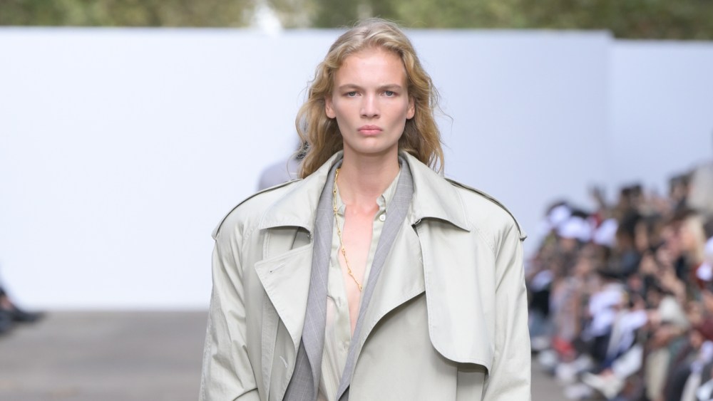 stella-mccartney’s-spring-2025-show-was-truly-for-the birds