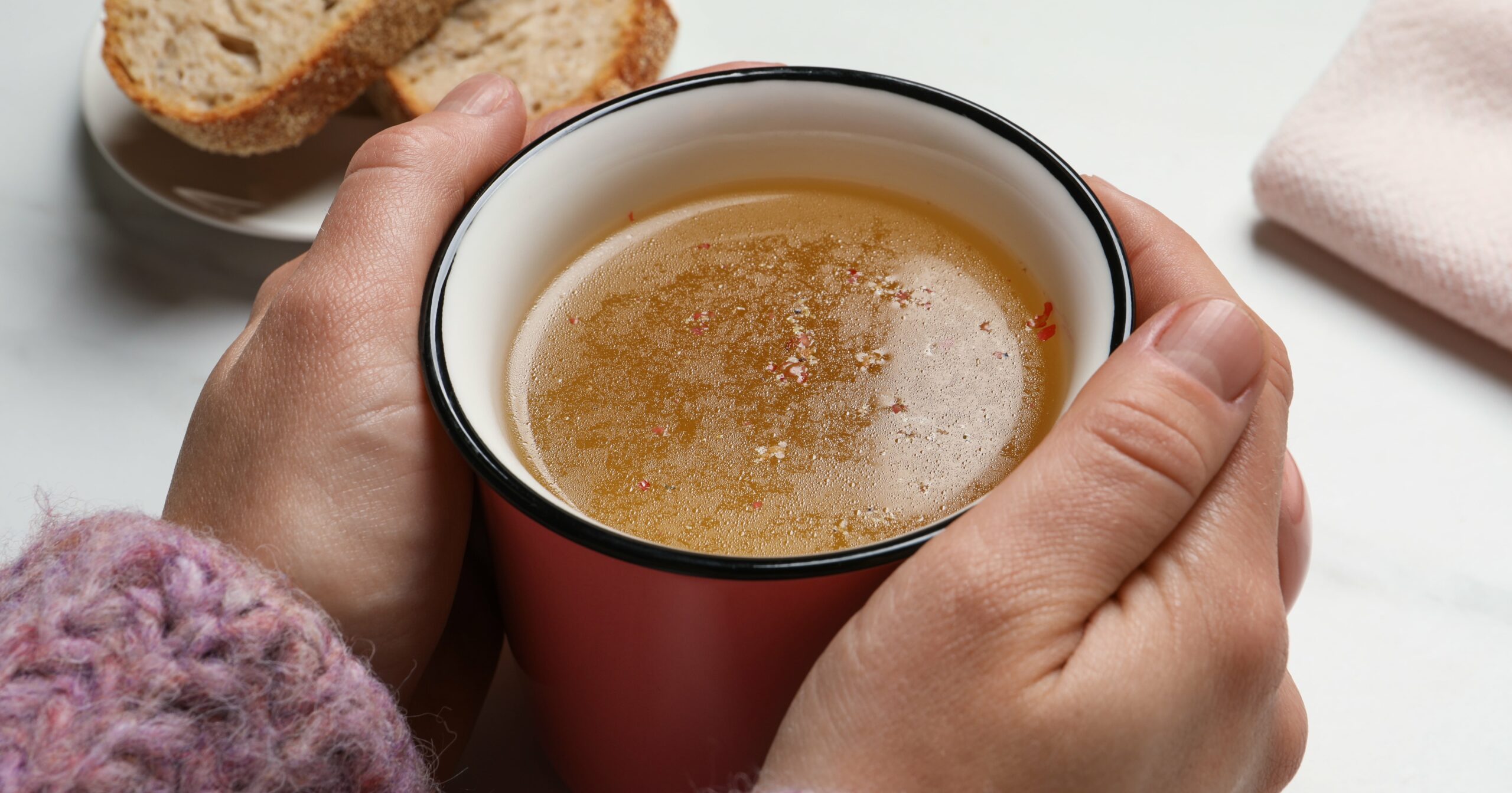 it’s-bone-broth-season-– and-this-homemade-version-is-just-what-the-doctor-ordered