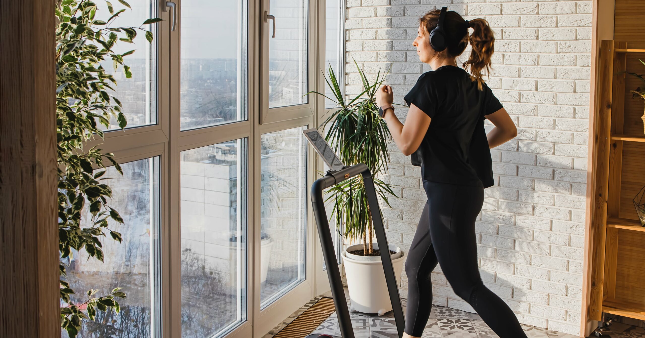 8-folding-treadmills-that’ll-take-up-minimal-space-in-your-small-apartment