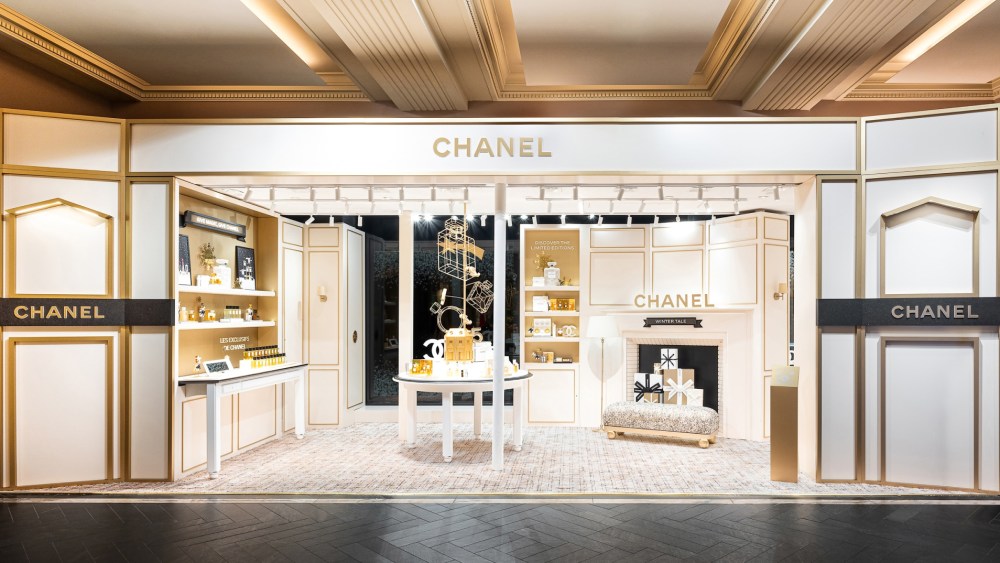 a-first-look-at-chanel’s-christmas-pop-up-at harrods