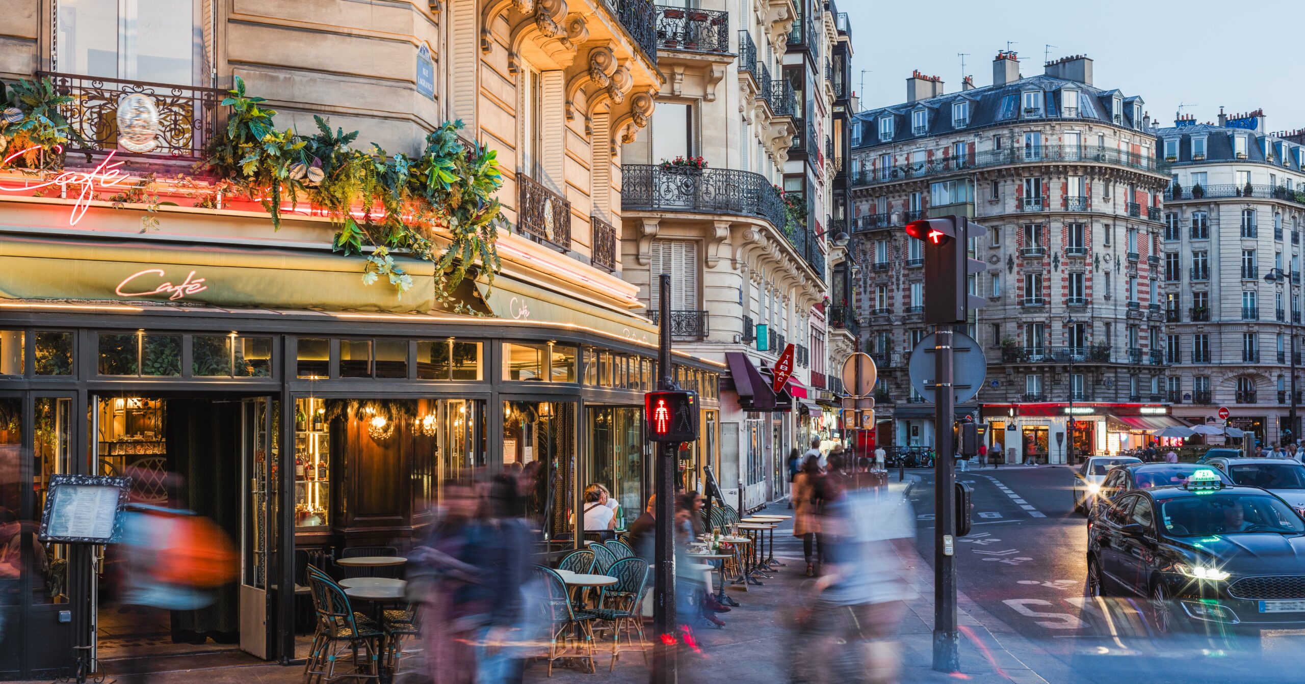 i-moved-to-paris-and-built-a-business-–-here’s-how-you-can,-too