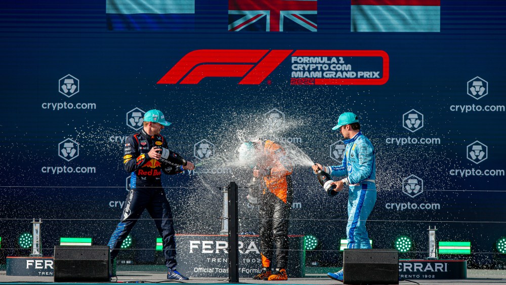 mercedes-amg-petronas-offers-dream-job-for-a-formula-1-and-fashion fan