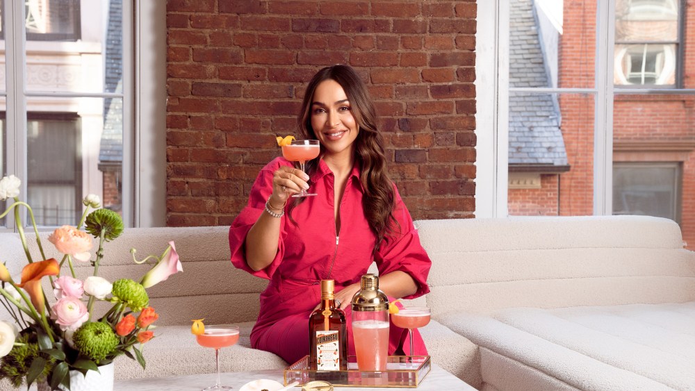 cointreau-teams-up-with-‘caviar-queen’-danielle-zaslavsky-to-create-an-elevated-hosting experience