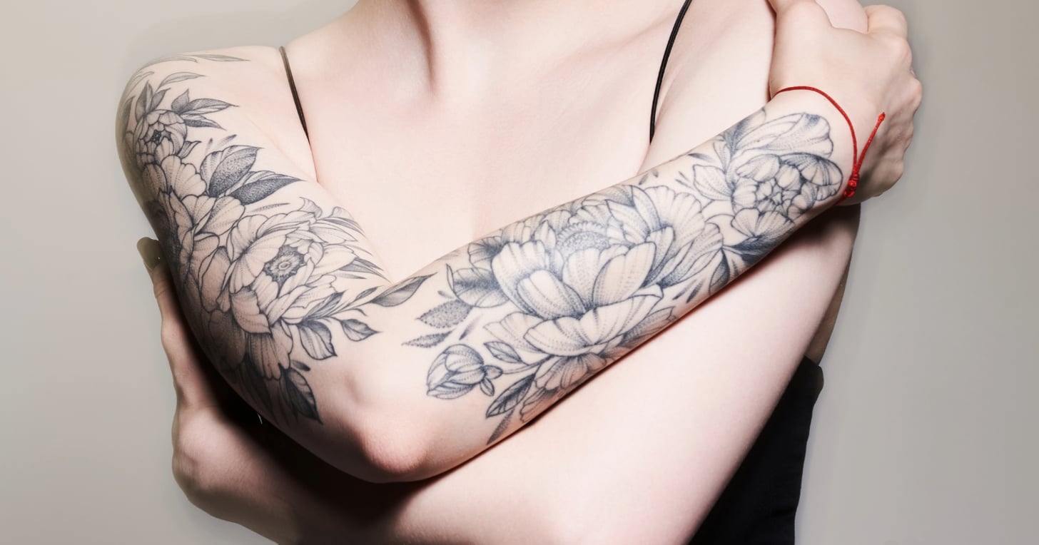 december-birth-flower-tattoos-ideas-that-are-anything-but-boring