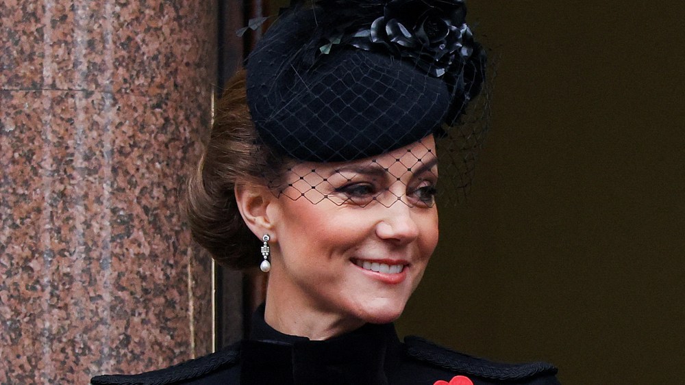 kate-middleton-wears-queen-elizabeth-ii’s-bahrain-pearl-drop-earrings-to-remembrance-sunday service