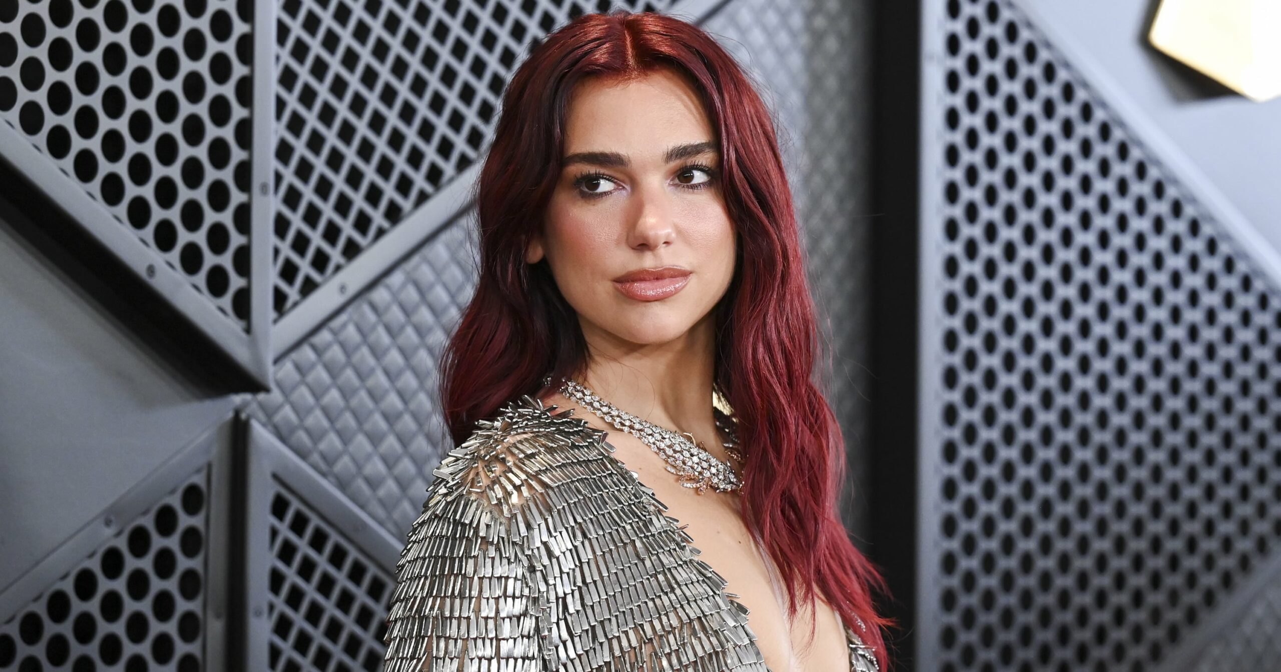 the-maroon-hair-color-trend-is-so-chic-for-winter