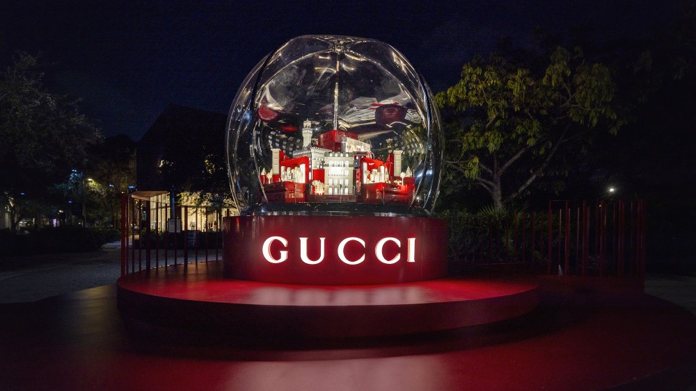 gucci-unveils-snow-globe-installation-in miami