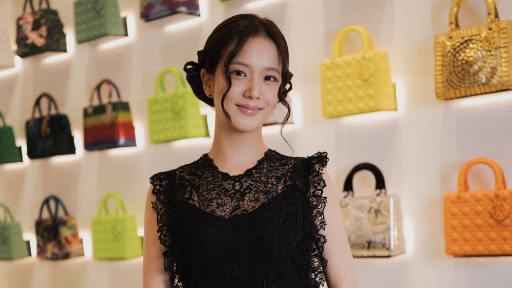 jisoo,-mile-and-apo-fete-dior gold-house-concept-store-opening-in bangkok