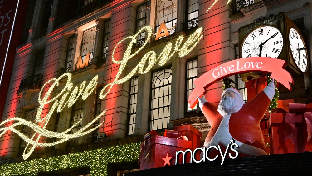 fire-erupts-at-macy’s-herald-square-holiday market