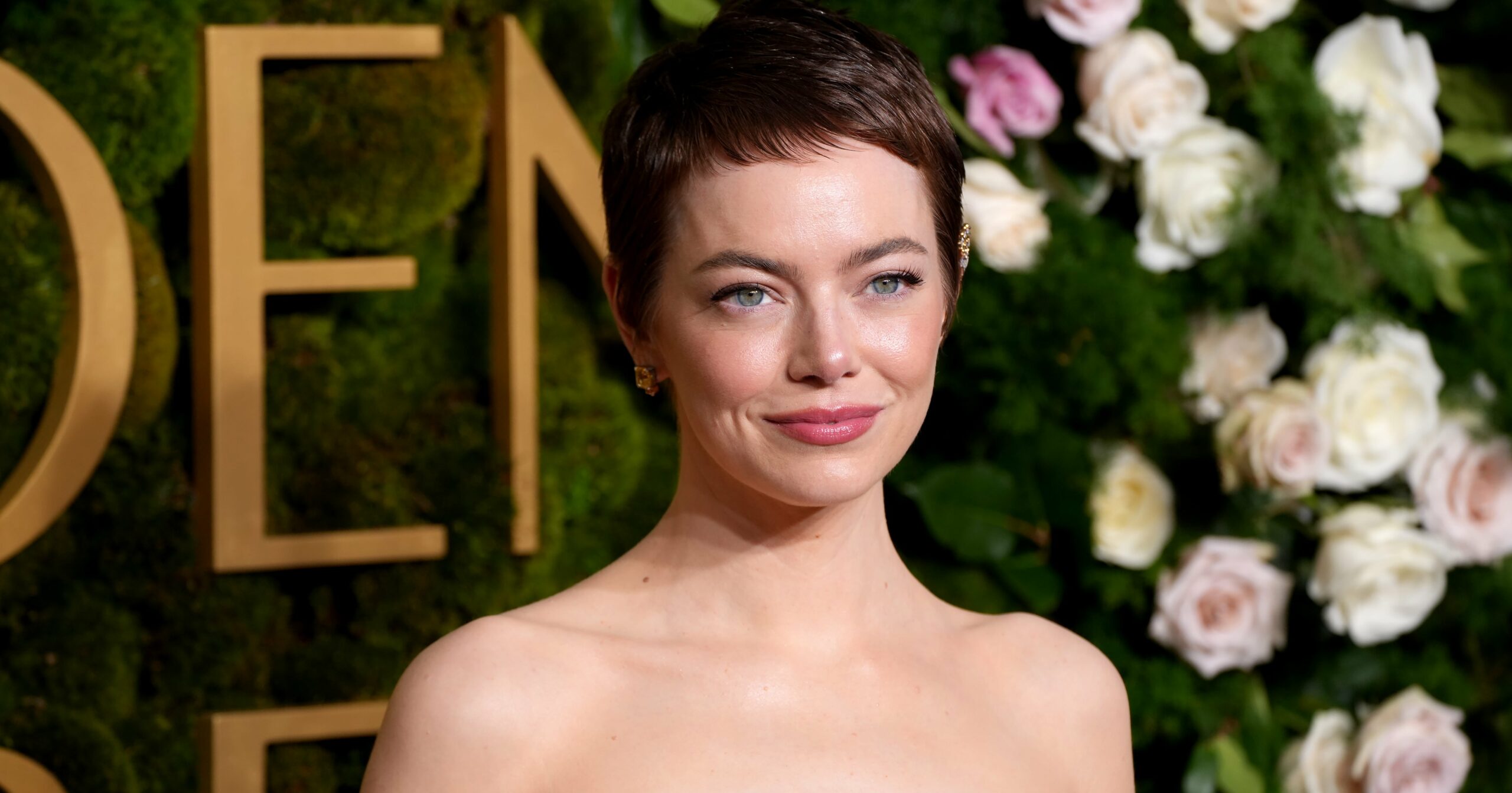 the-2025-golden-globes-was-a-night-of-pixie-perfection