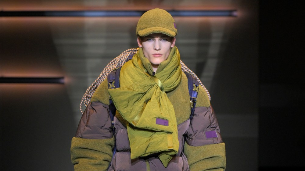 emporio-armani-seduced-with-plush-and-lustrous-fabrics-for-fall 2025