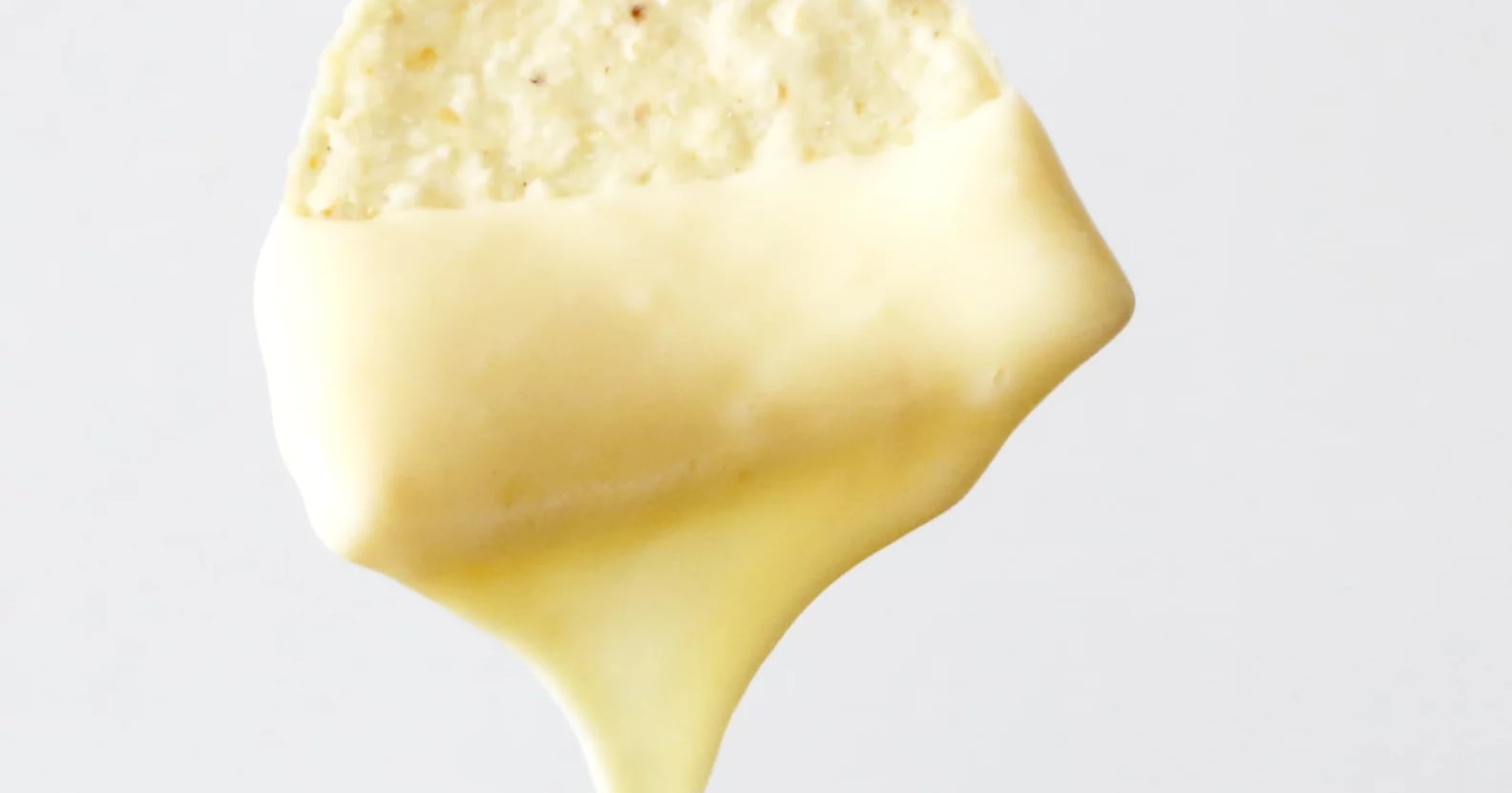 presenting-a-nacho-cheese-sauce-you’ll-want-to-pour-on-everything