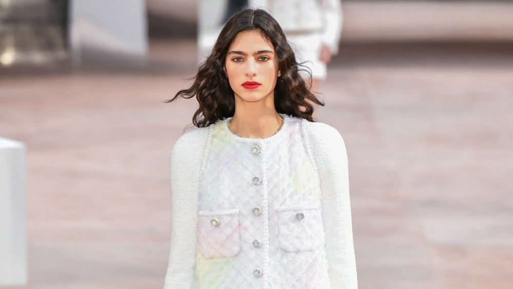 chanel-goes-over-the-rainbow-with-spring-2025-couture show