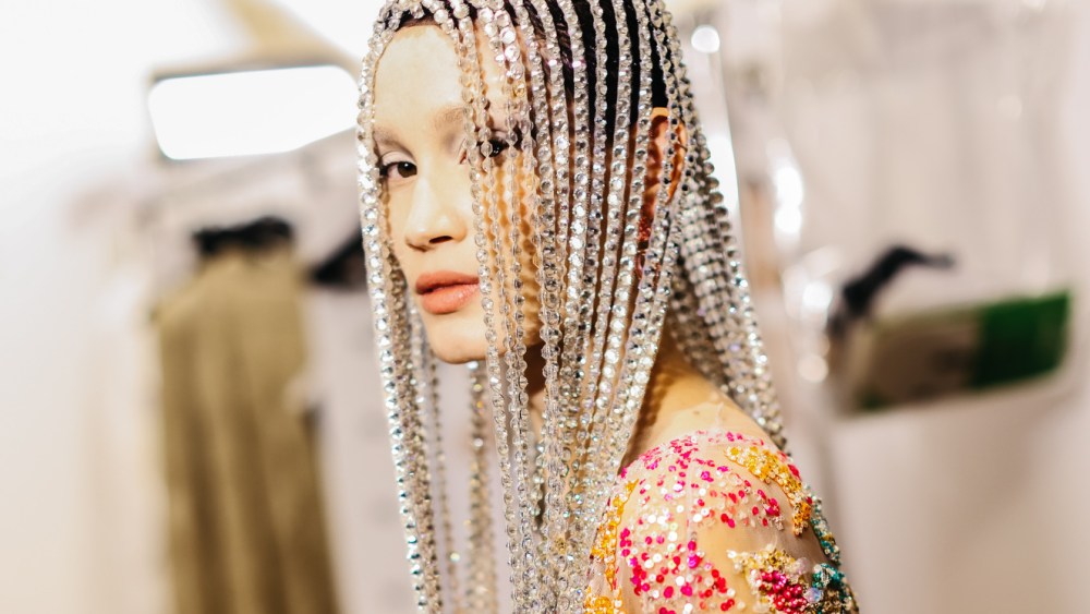 metallics-offer-opulence-and-escapism-for-spring-2025-haute couture