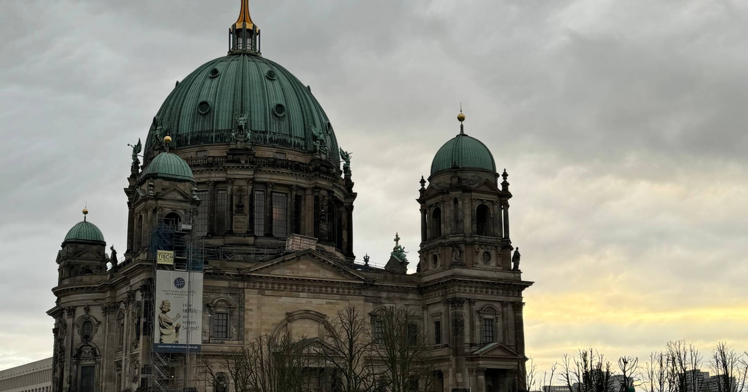 what-to-pack-for-a-winter-trip-to-berlin,-from-coats-to-sleep-masks