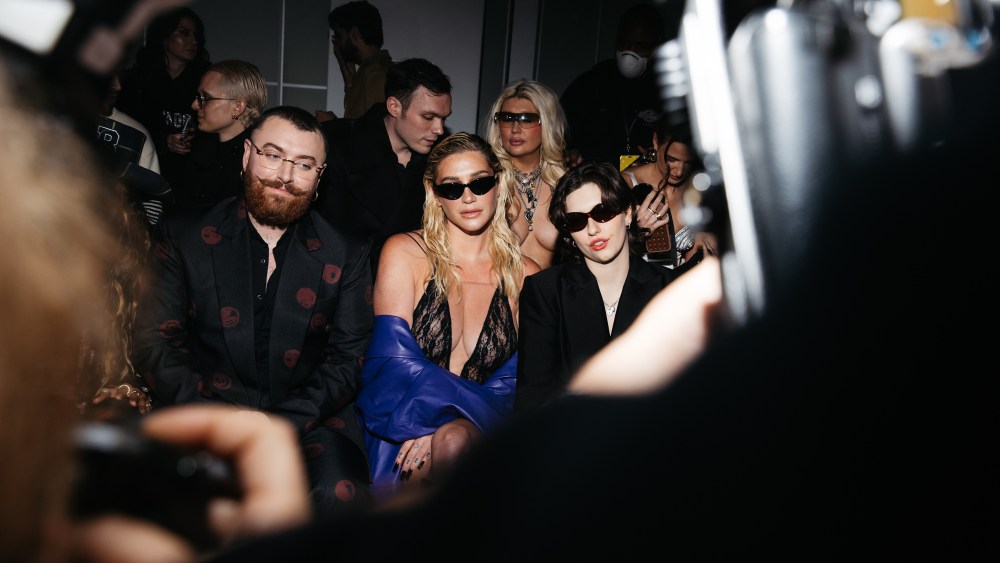 celebrities-front-row-at-christian-cowan-fall-2025:-sam-smith,-kesha,-cole-escola-and more