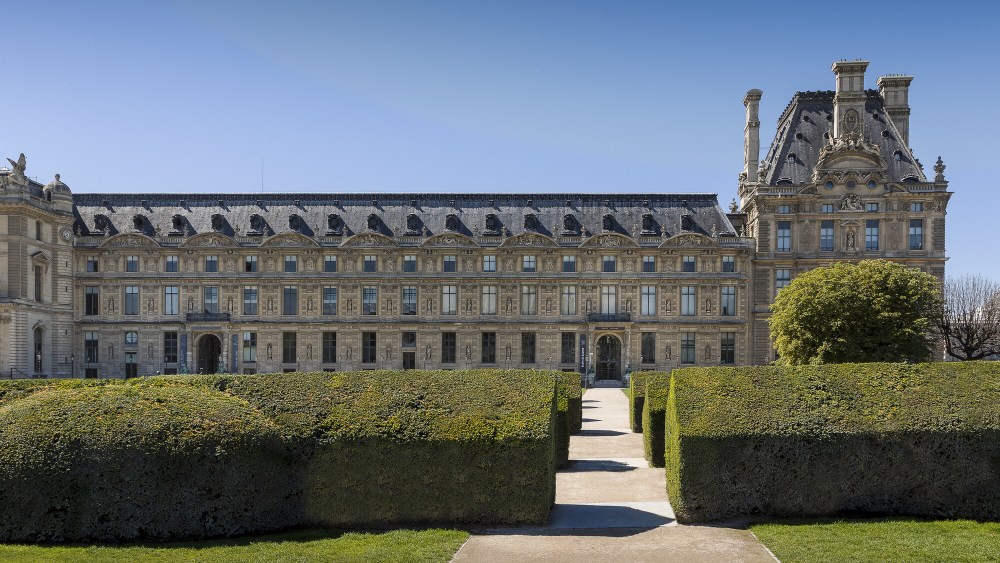 louis-vuitton-partners-with-ecole-du-louvre,-launches-scholarship-program-to-study-its heritage