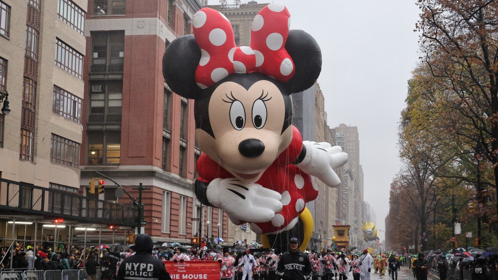 macy’s-inks-new-deal-to-expand-broadcasting-fourth-of-july,-thanksgiving-parade events