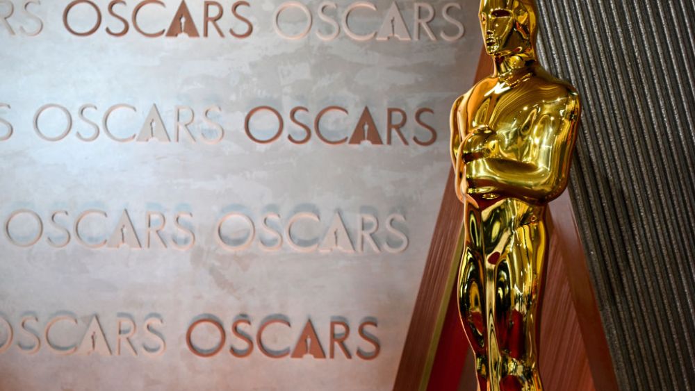 how-to-watch-the-oscars-2025-red-carpet:-where-to-stream,-who’s-hosting,-presenters-and nominees