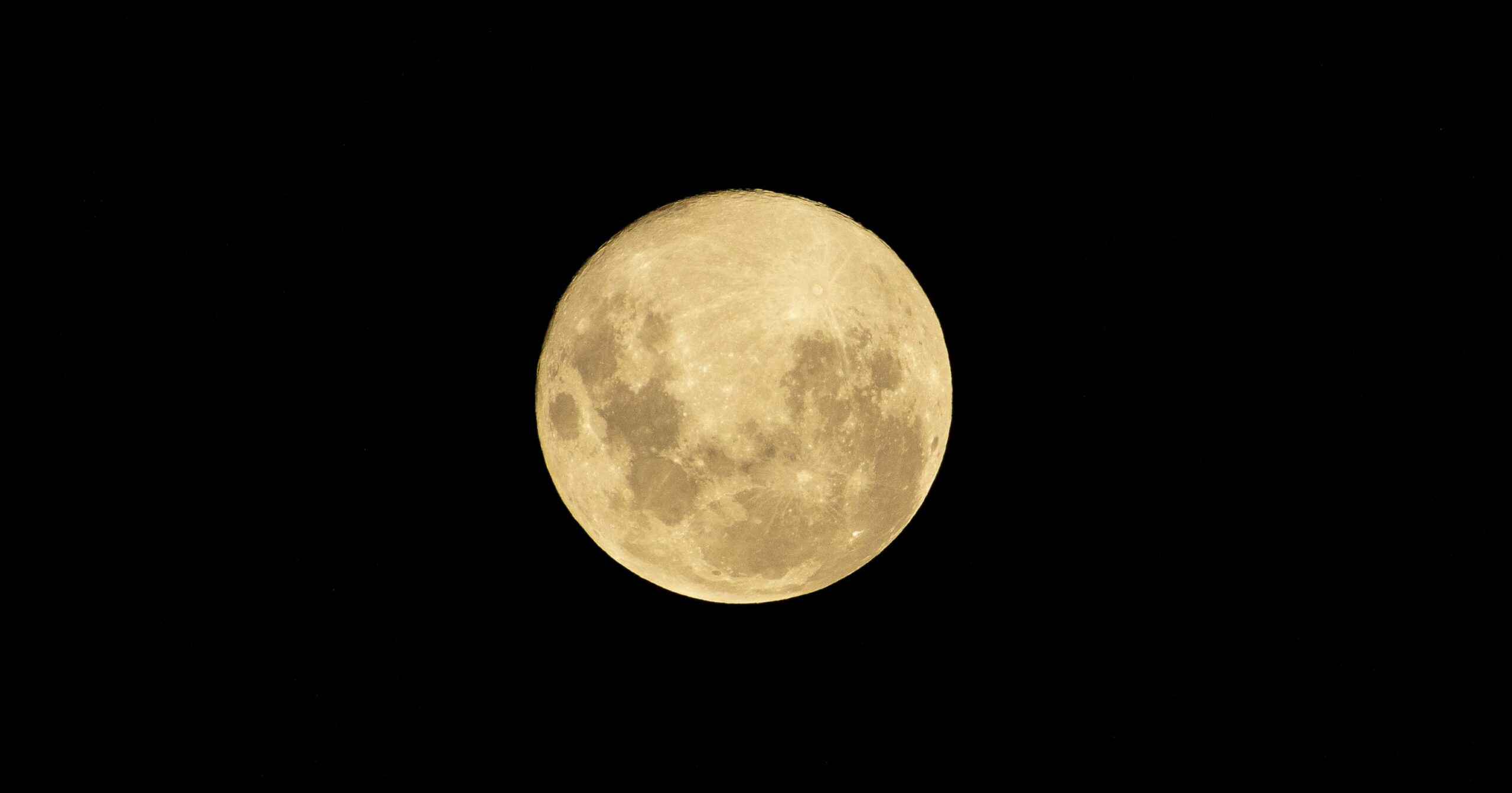 march’s-worm-moon-will-bring-you-the-change-you-need,-according-to-an-astrologer