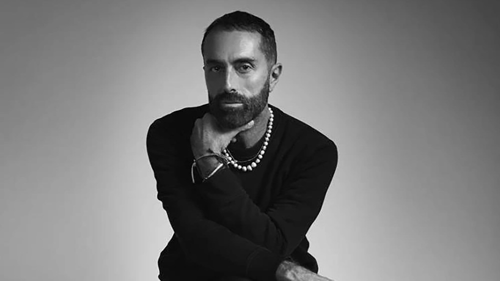 exclusive:-giambattista-valli-to-receive-award-during-couture week