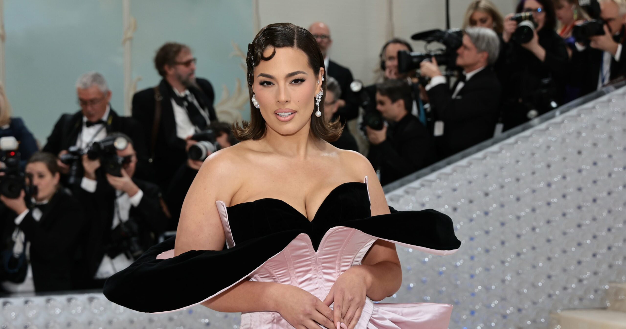 will-celebrities-finally-stop-holding-their-pee-at-the-met-gala?